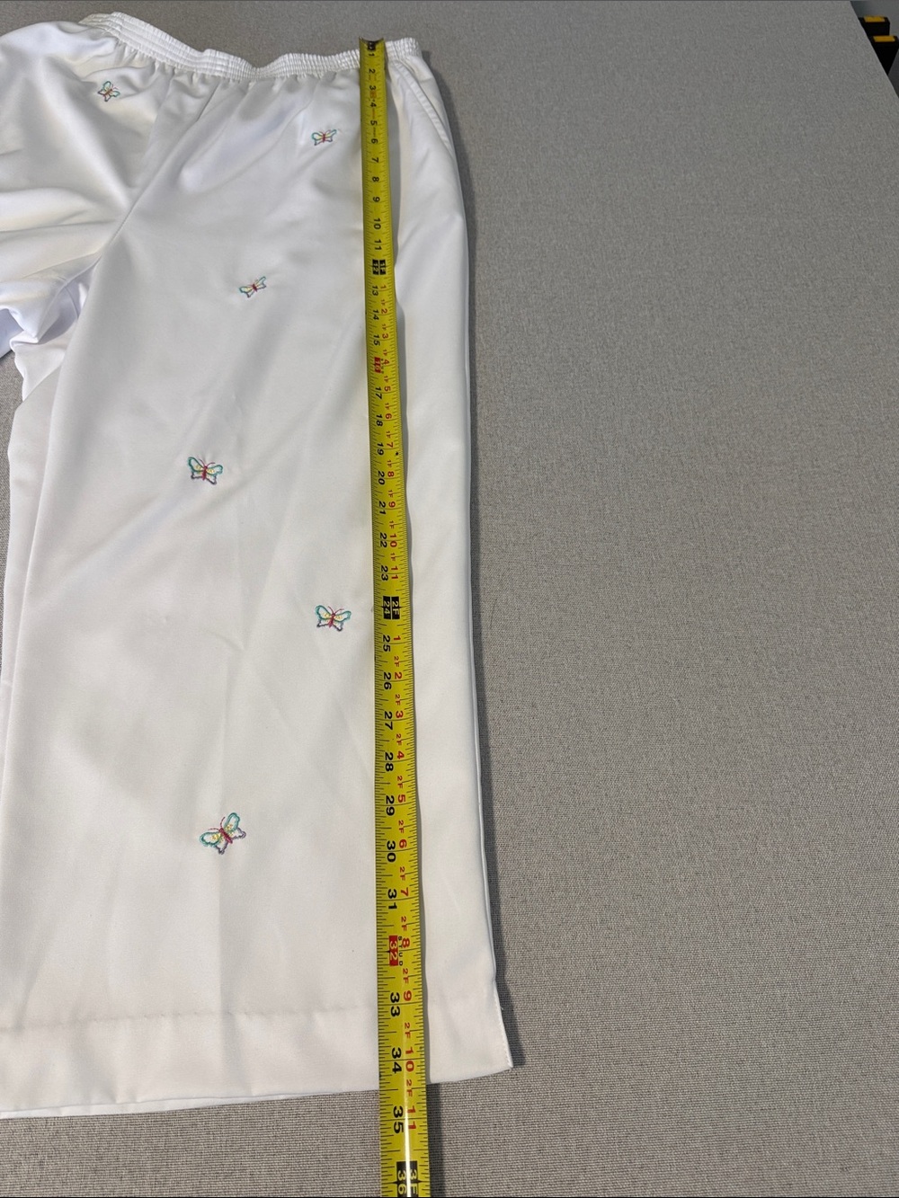 Alfred Dunner White Crop Pants with  Colorful Butterfly Embroidery SZ14 - Picture 11 of 14